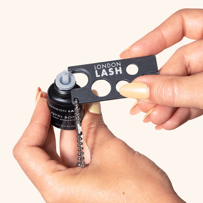 Opening a Lash Glue Nozzle with a glue nozzle opener tool