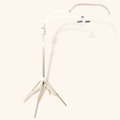 Glamcor light for lash technicians with stand